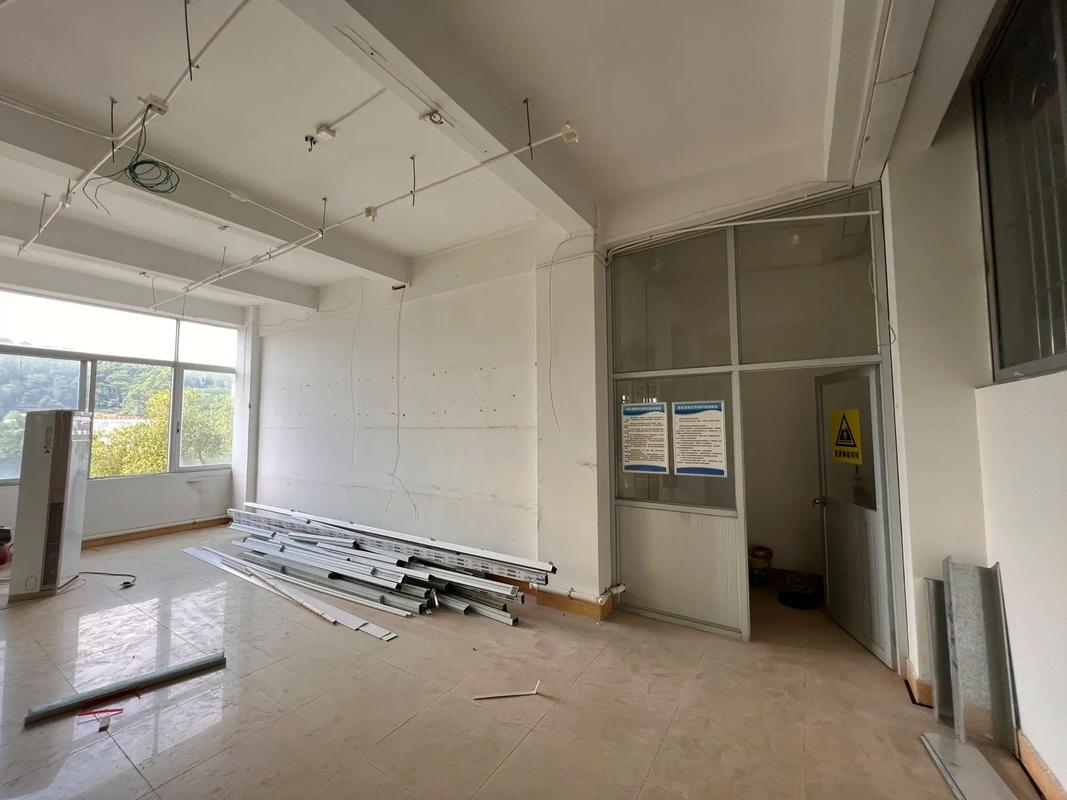 办公楼室内设计装修工程项目.建设地点:广东省天河区广东交
